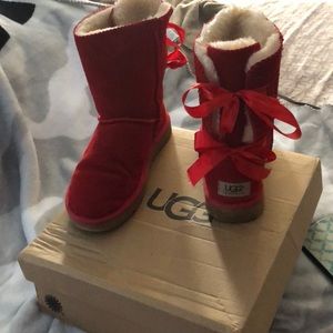 RED BAILEY BOW UGGS